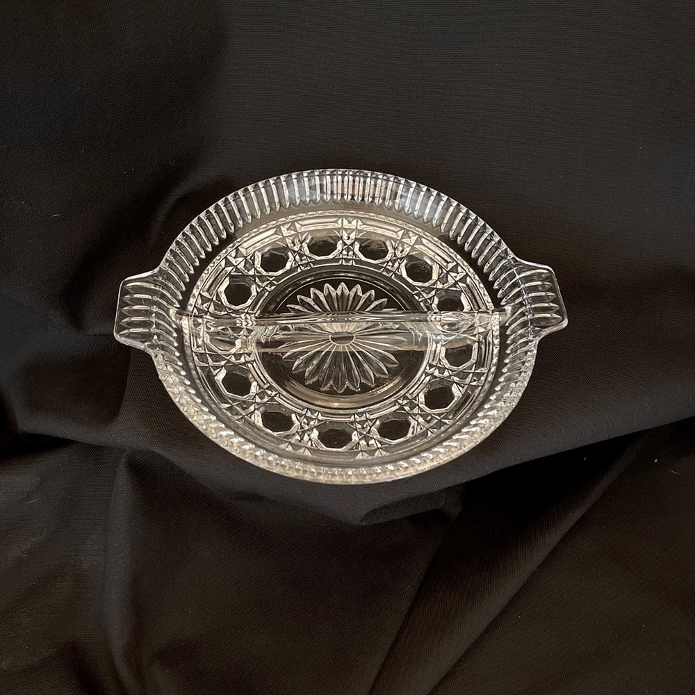 Federal Style Windsor Clear cane and button pickle dish